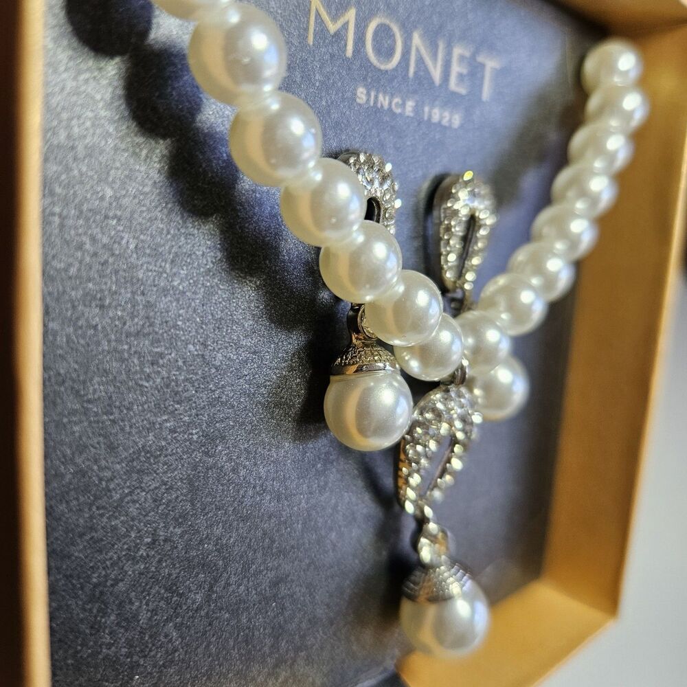 **Last Chance!! Final Sale** Monet Faux Pearl Crystal Necklace Earring Set NIB - Picture 5 of 15